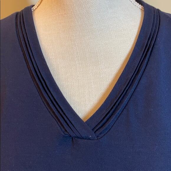 Women Talbots Navy Rayon Blend V-Neck with 3/4 Sleeves Small - Picture 4 of 6